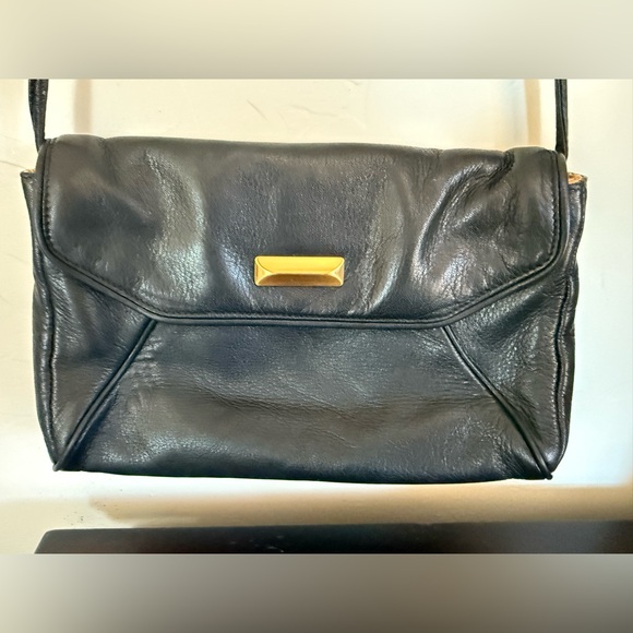 Vintage Liz Clairborne Black Leather Shoulder Bag mirror pockets gold lining - Picture 3 of 16